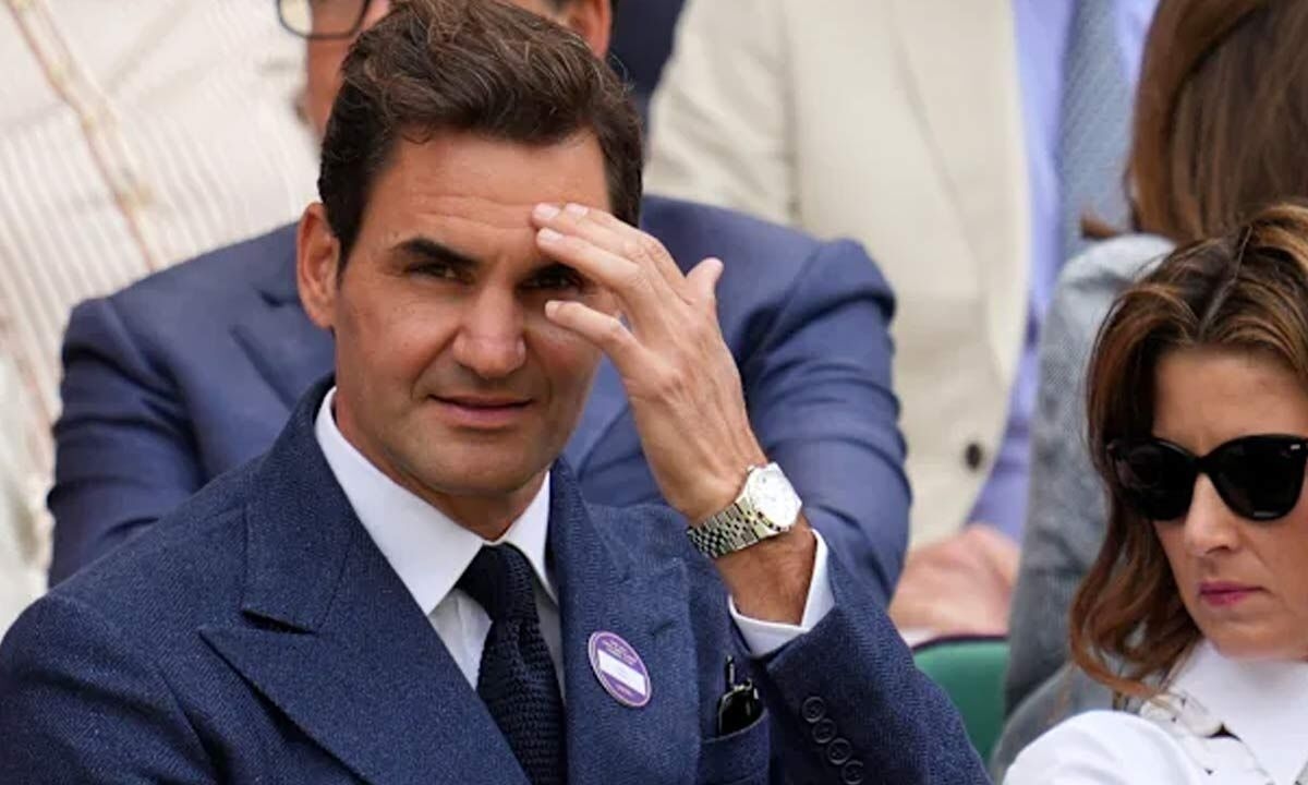 Federer returns to Royal Box to watch Djokovic chase his record