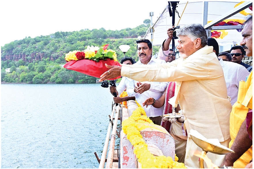 Utilising excess Godavari water beneficial for AP, TG: Naidu