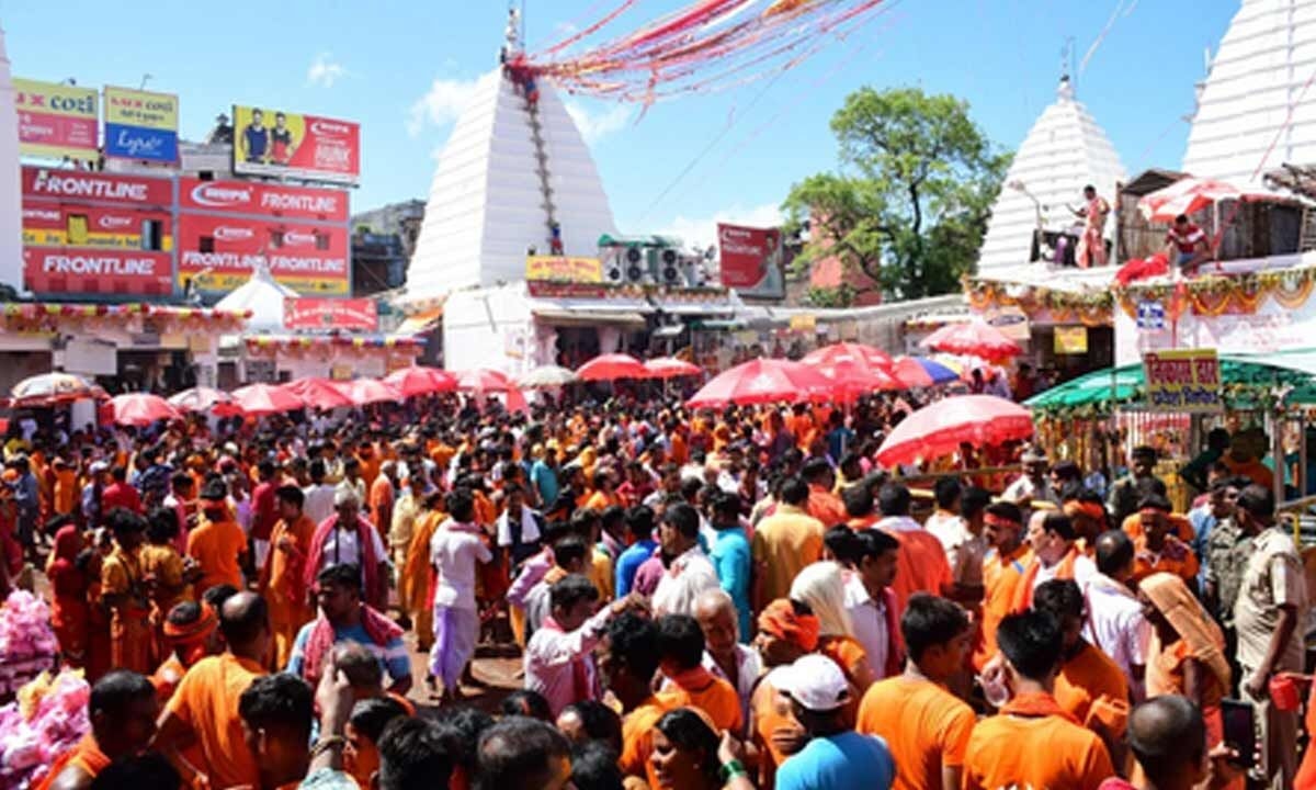 World-famous Shravani Mela begins in Deoghar, lakhs of Kanwariyas embark on 108 km pilgrimage