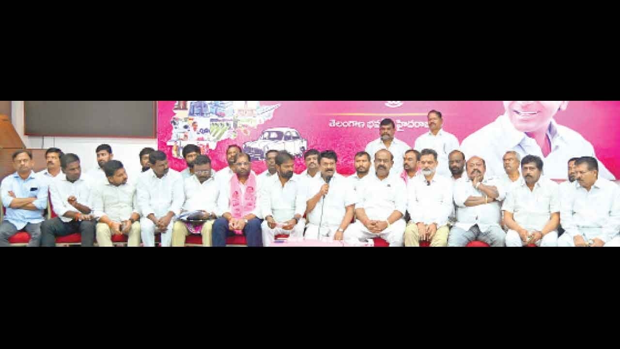 Doubting Thomases in BRS smell conspiracy over govt's 42% BC quota move