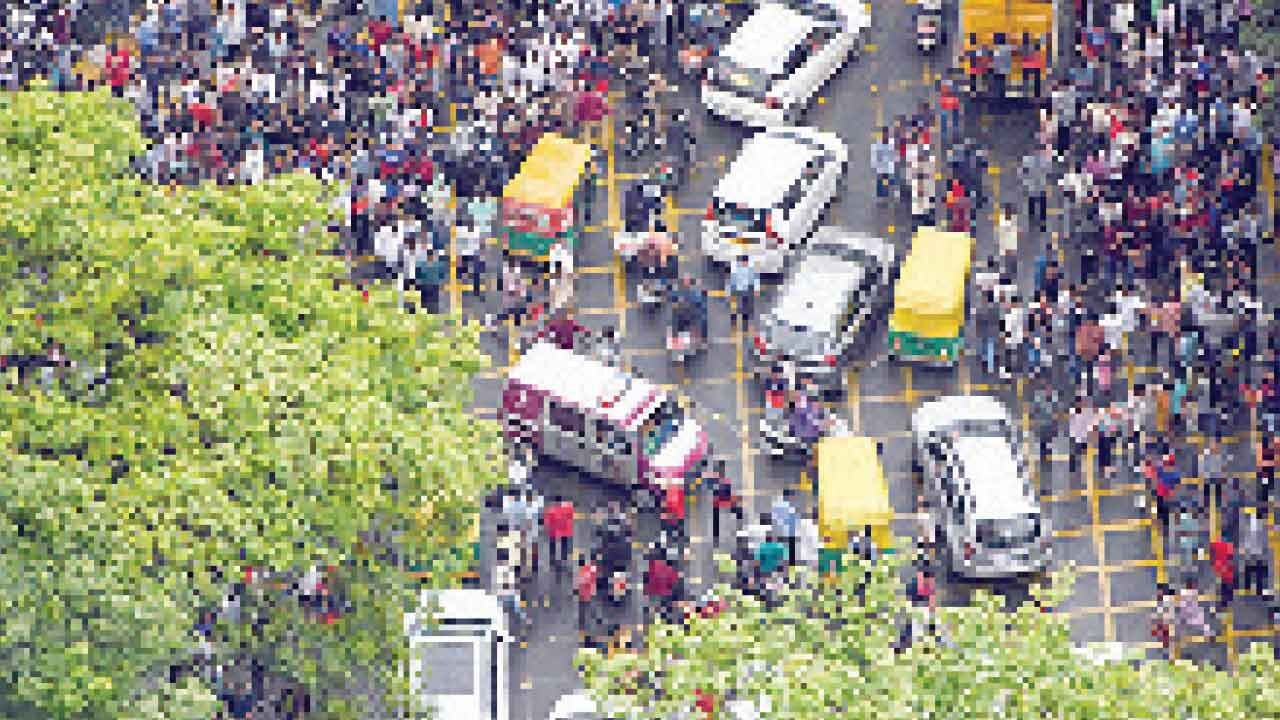 Panel submits report in stampede case