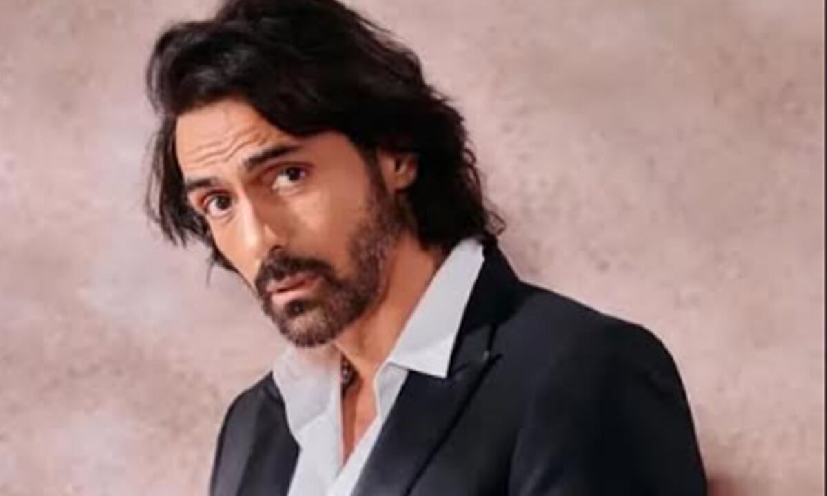 Arjun Rampal stuns in grey avatar for Aditya Dhar's ‘Dhurandhar'