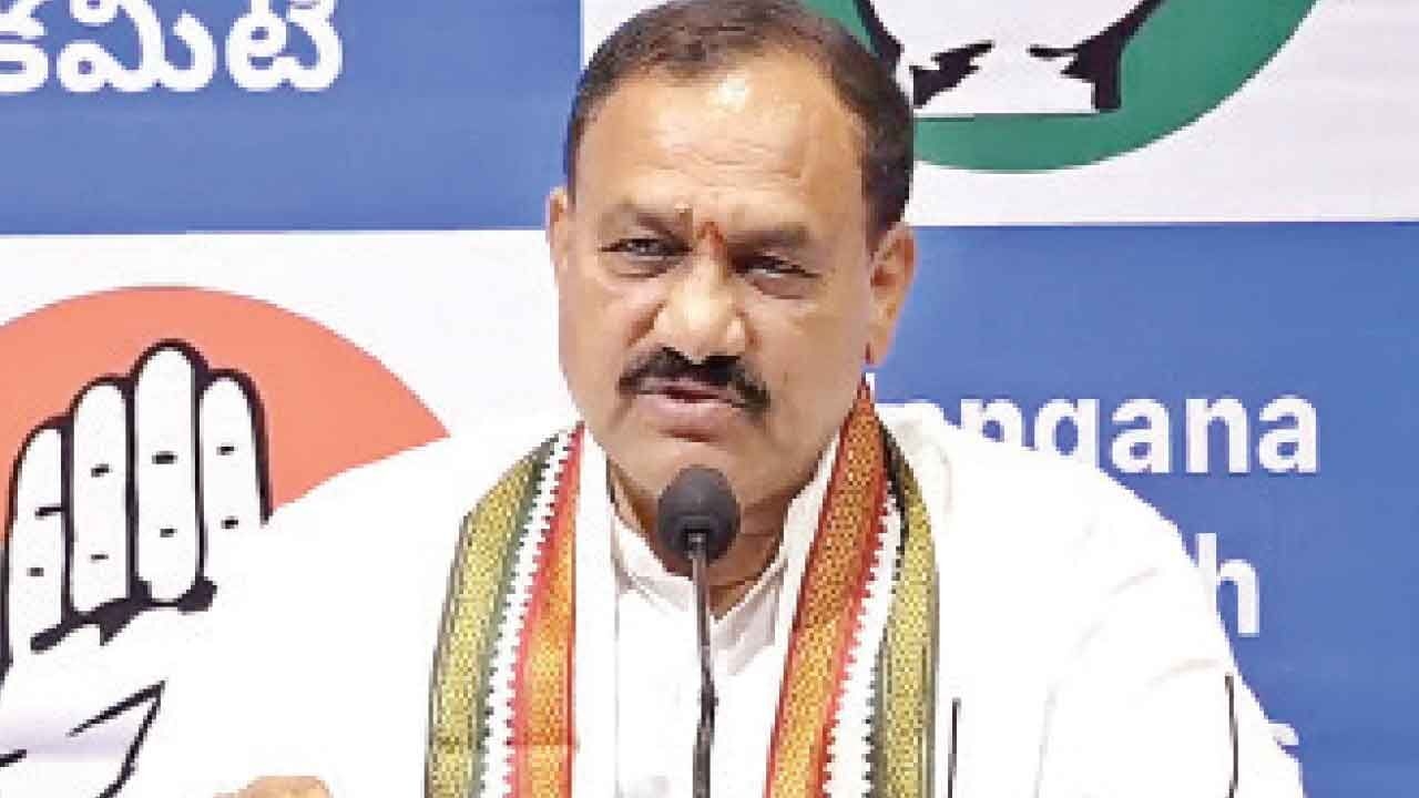 Mahesh Goud scoffs at Kavitha's sudden love for BCs