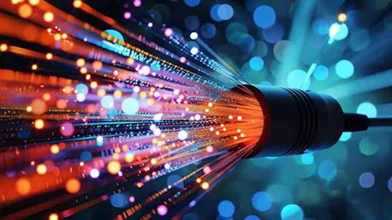 Japan Sets Record with World's Fastest Internet: 1.02 Petabits Per Second Using Standard Optical Fibre