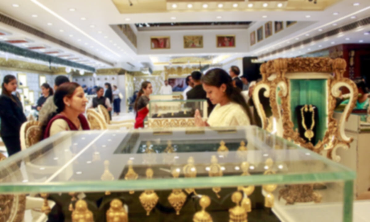 Gold, silver prices decline amid global tariff uncertainty