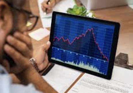 3 red hot AI stocks that could crash up to 72%: Wall Street analysts