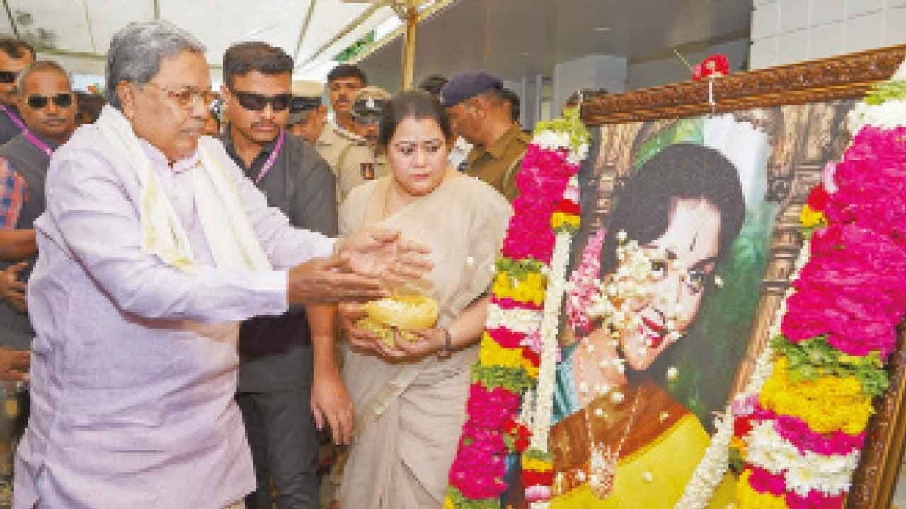 Legendary film actress Saroja Devi laid to rest with full state honours