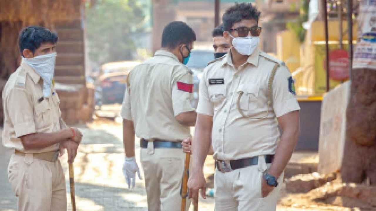 Eleven cops suspended for beating, looting truck driver