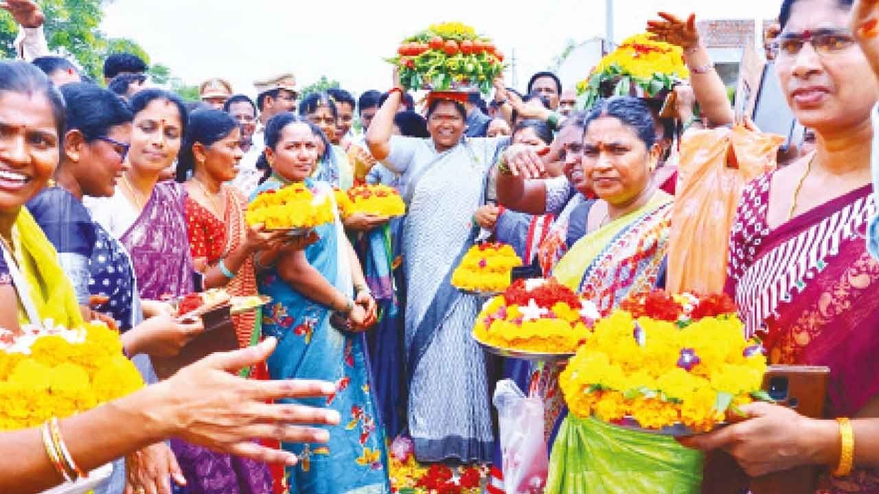 Special plan underway for economic empowerment of women: Seethakka