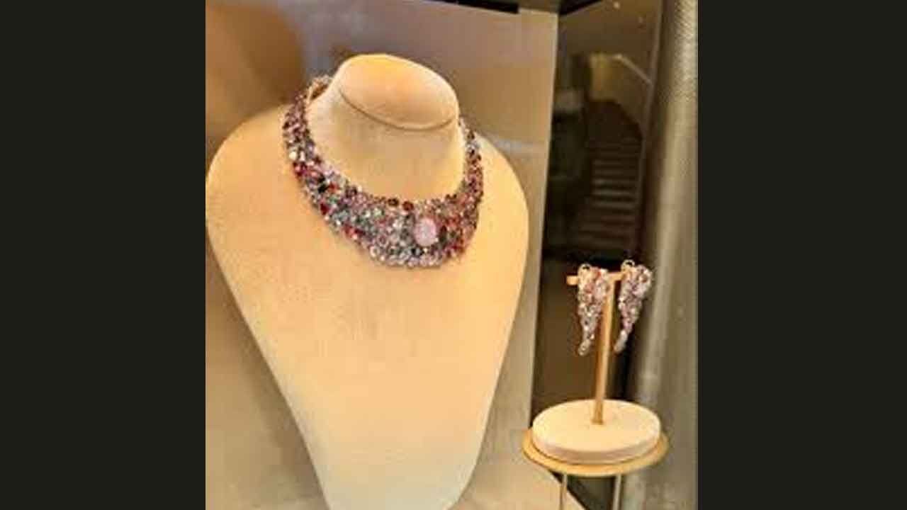 Vaishali launches festive couture, jewellery collections
