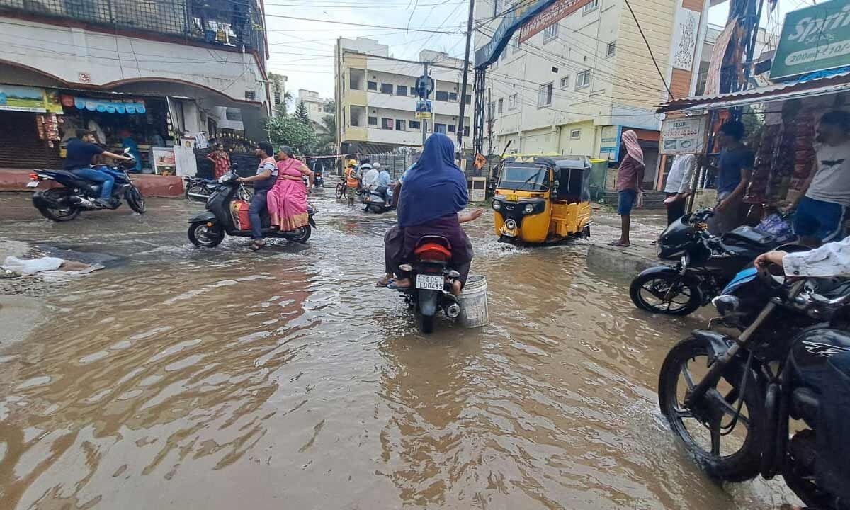 Heavy Rain forecast issued to AP and Telangana for three days amid surface trough