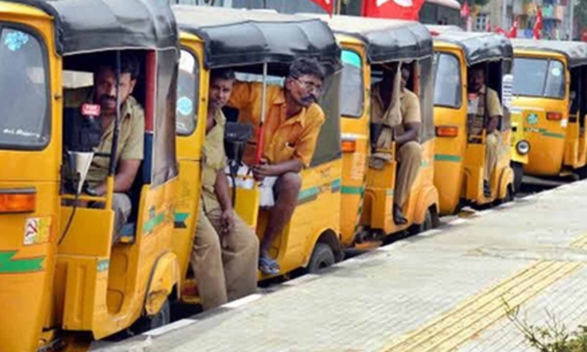 Auto unions cry foul, halt services across Ahmedabad over police crackdown