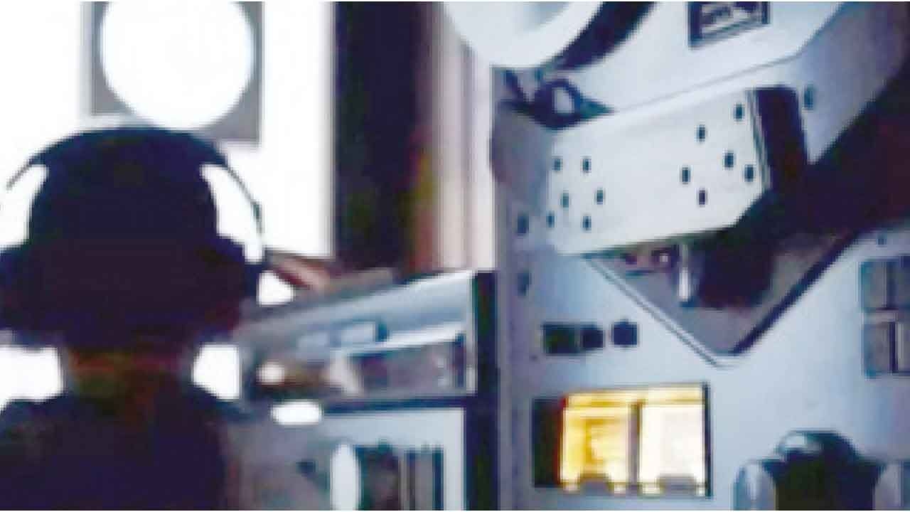Phone Tapping: BRS leaders to knock at Guv's door to complain against CM