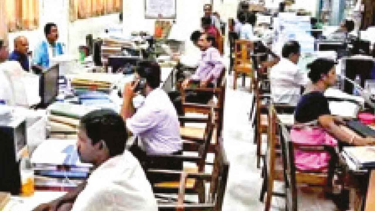 Outsourcing employees question govt's sincerity amid rash of new appointments