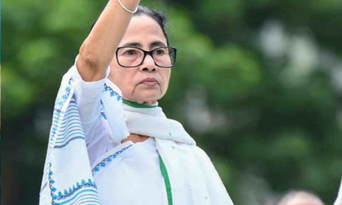Bengal Cong leaders cautious over Mamata Banerjee's silent message from Martyrs' Day rally