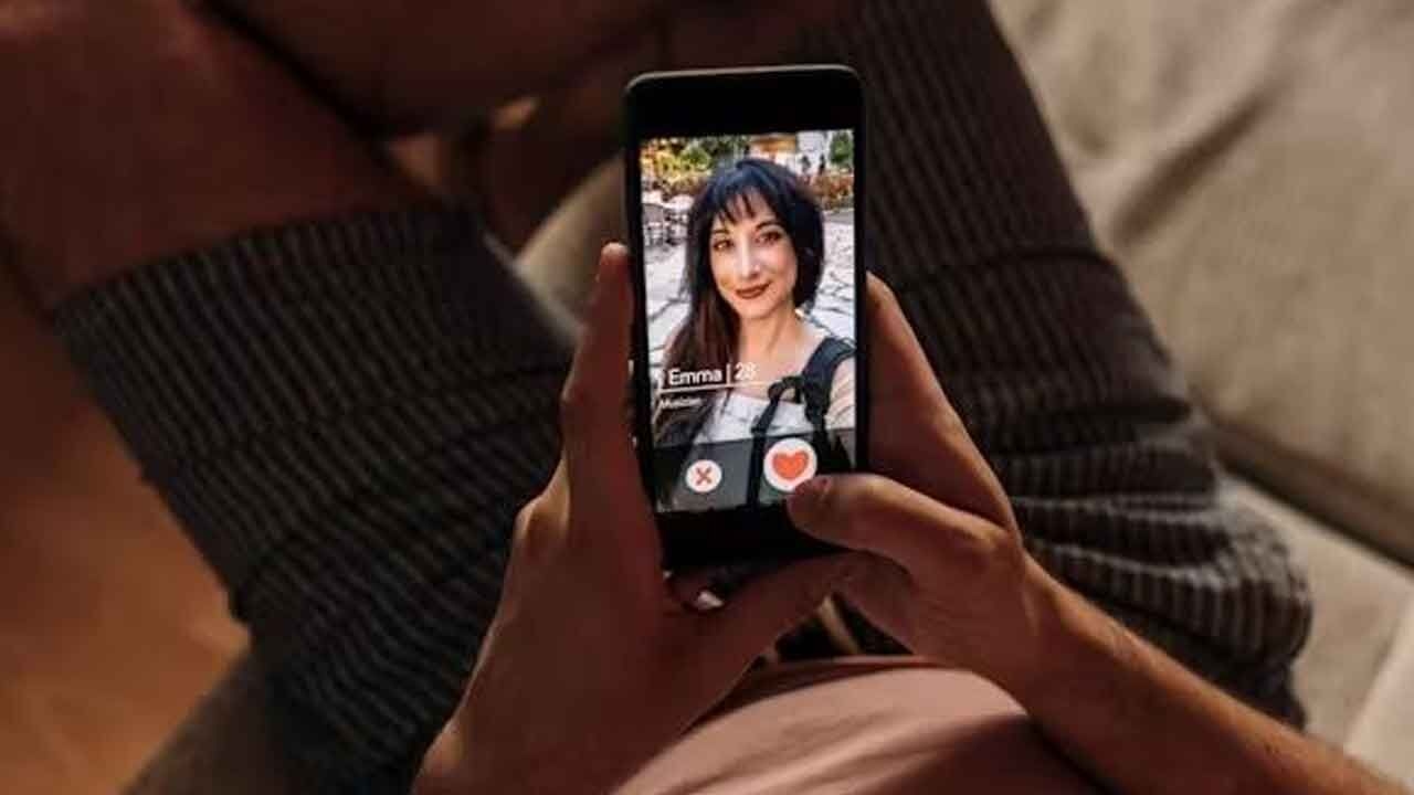 In-person dating makes a comeback; Gen Z struggles