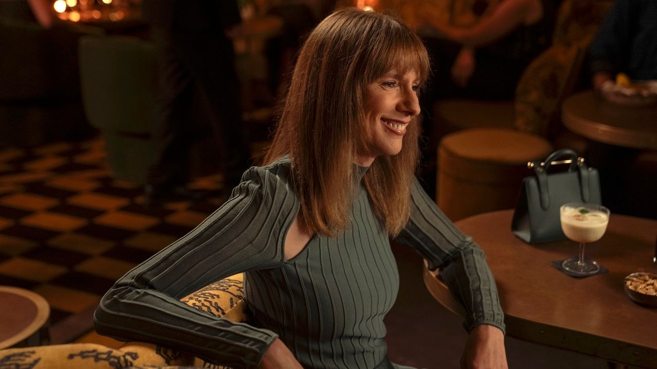 Dolly Wells Knows You Miss Doll & Em, But Dating Miranda on ‘And Just Like That…' Isn't a Bad Next Act