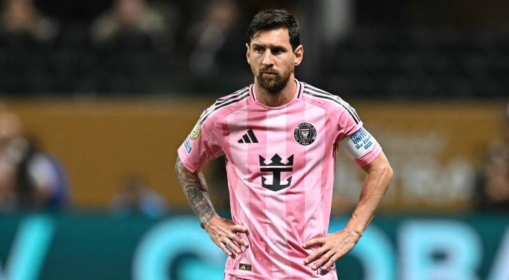 برشلونة ينهي أزمة الرواتب المتأخرة.. ميسي وبيكيه أبرز المستفيدين