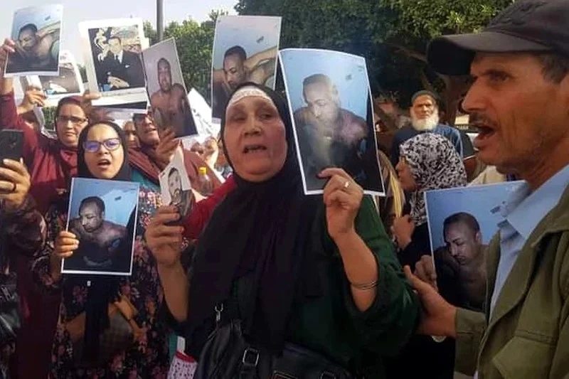 قضية شبلي تتعقد.. والجمعية المغربية تحذر من 'استمرار التضييق على العائلة' بعد اعتقال شقيقيه