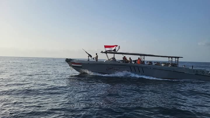 خفر السواحل اليمنية تتحدث عن ضبط قارب يحمل &quot;مواد متفجرة&quot; ومكونات أسلحة قادمة من إيران
