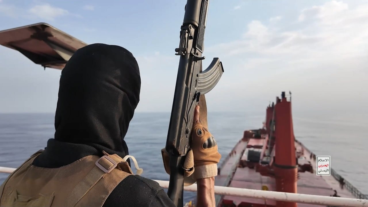 ليبيريا: قتيلان ومصابان على الأقل في هجوم على سفينة تجارية تعرضت لهجوم في البحر الأحمر