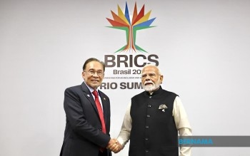 Anwar Meets Modi At BRICS Summit In Rio De Janeiro