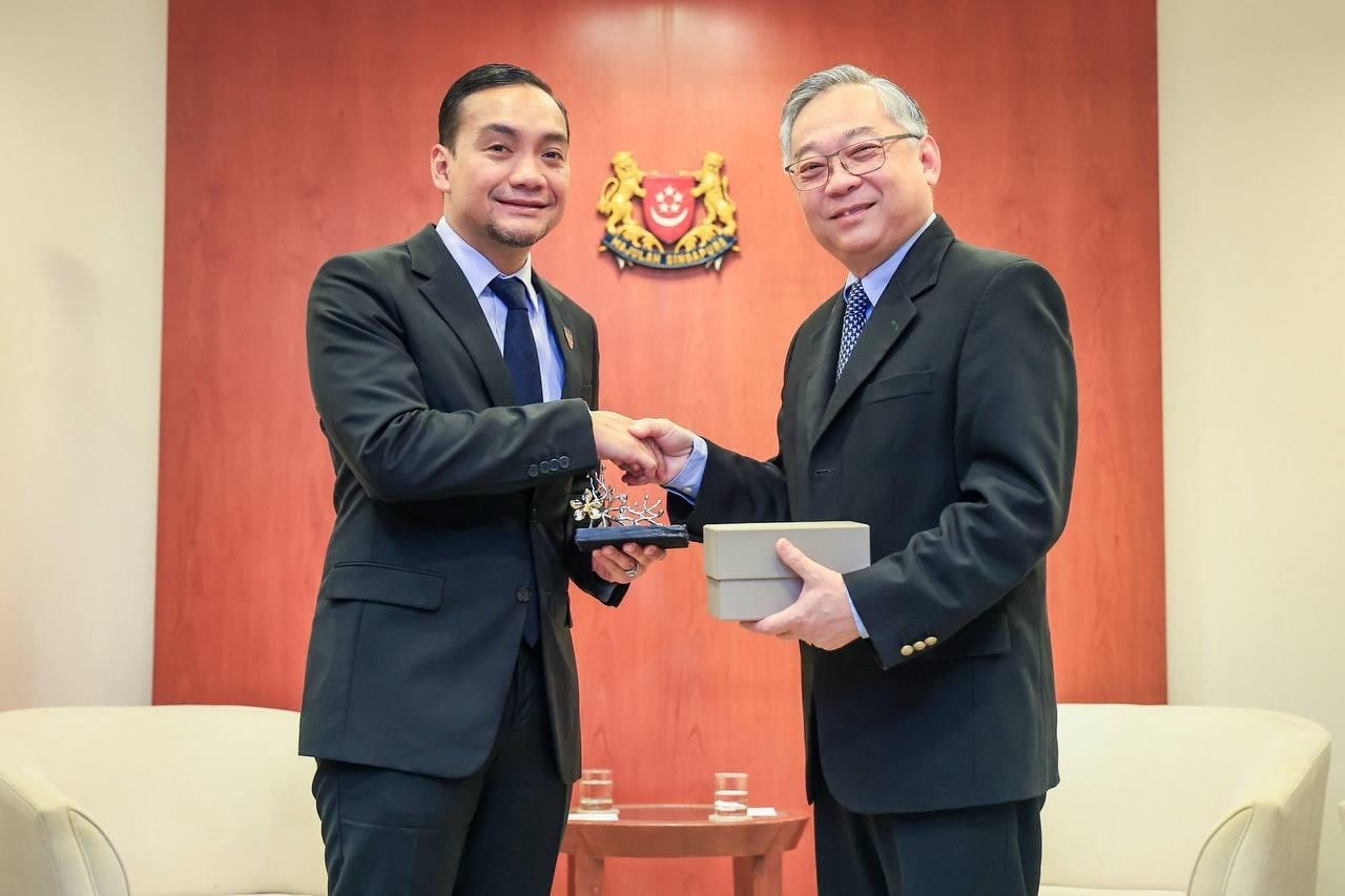 Onn Hafiz Becomes First Johorean To Receive LKYEF Award