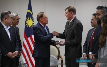 PM Anwar Meets Brazil's Embraer, Reinforces Commitment To Boosting Aviation Sector
