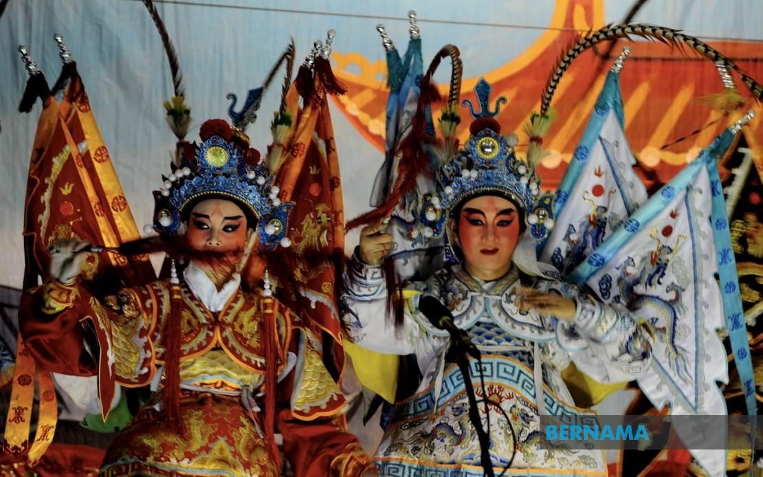 Chinese Opera Exhibition Highlights Rich Cultural Heritage
