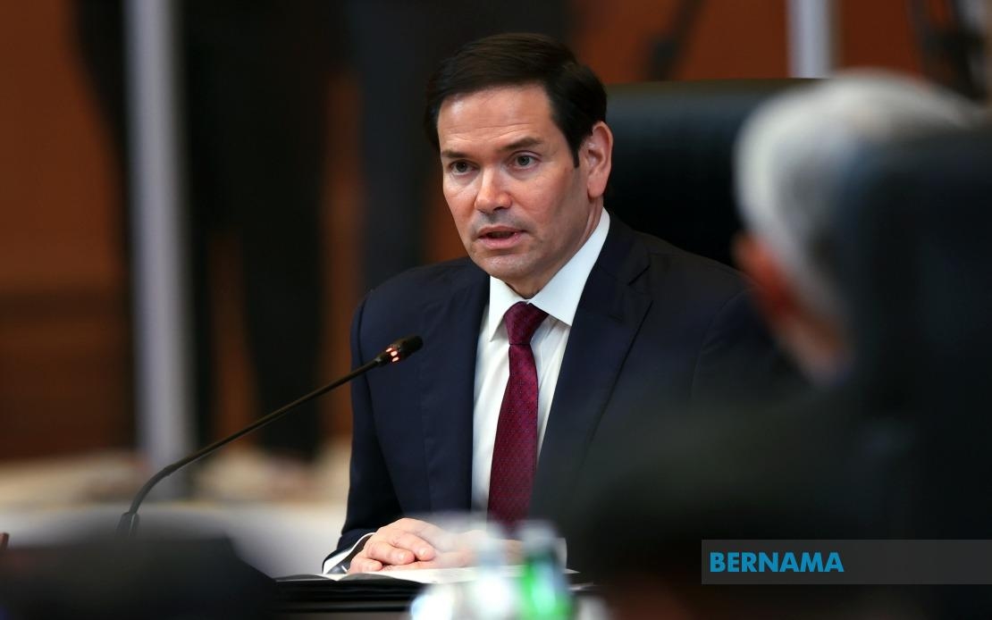 US Urges Ceasefire as Thai, Cambodian Leaders Head to Malaysia for Peace Talks