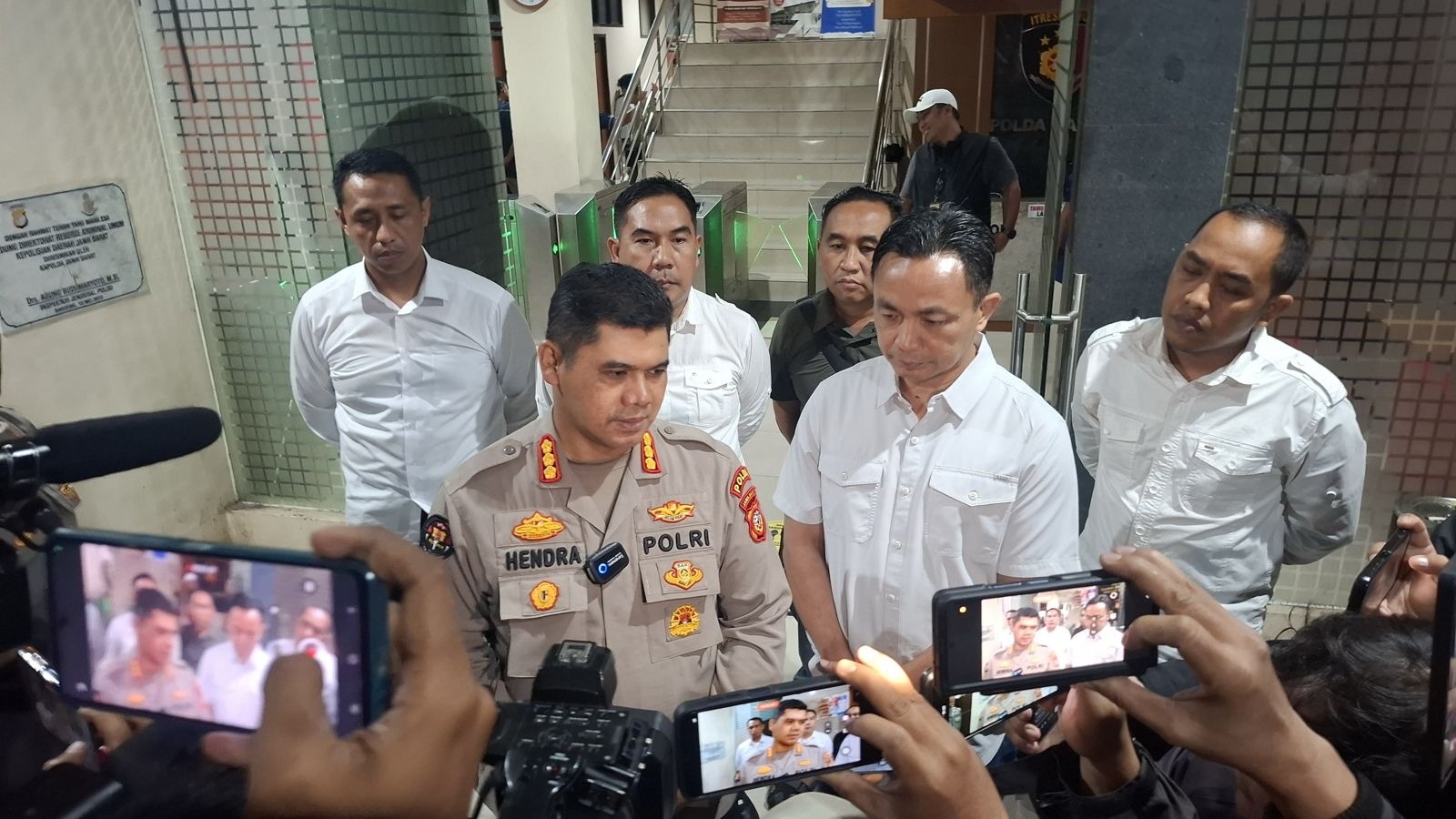 Indonesian Police Bust International Baby Trafficking Ring, Rescue Six Infants