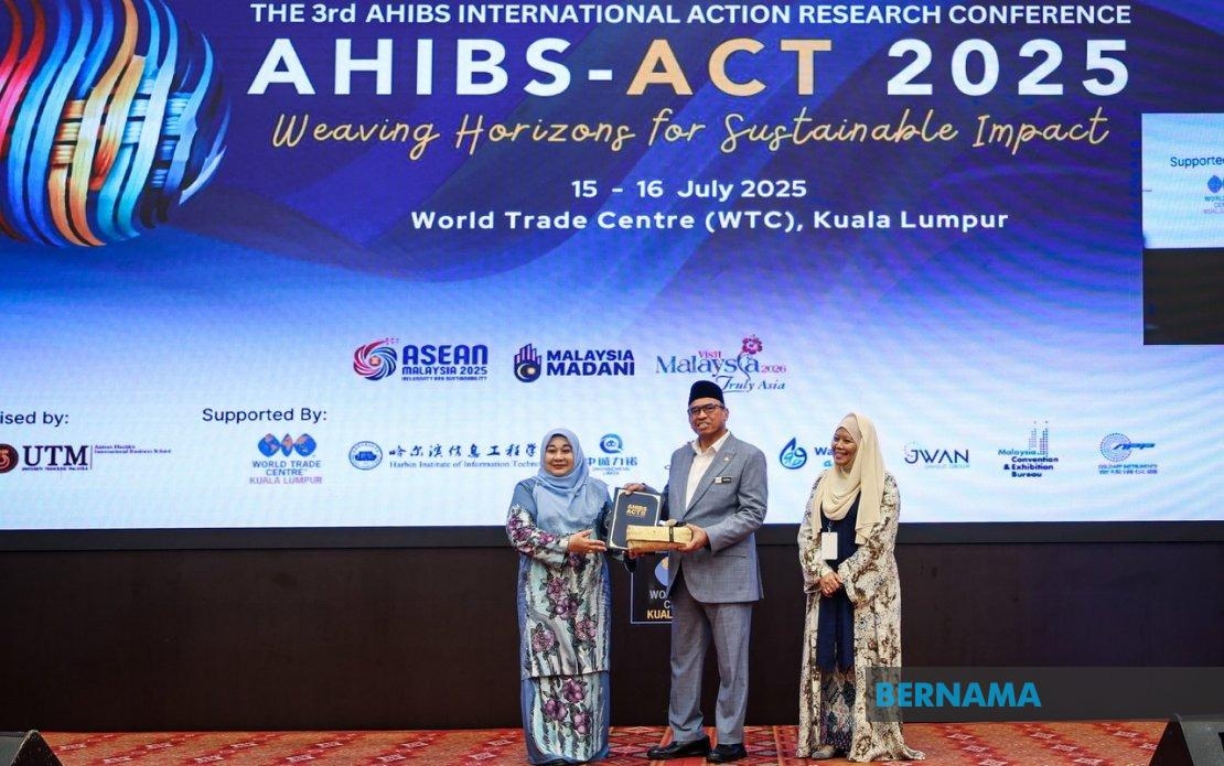 UTM Champions Real-world Research Impact At AHIBS-ACT 2025 Conference
