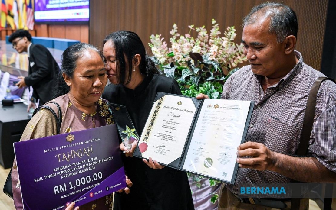 STPM Top Scorer From Jakun Tribe Set To Pursue Dreams At University Of Manchester
