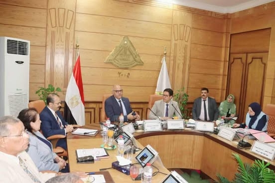في حضور عطية والجيزاوي.. مجلس جامعة بنها يستعرض الإنجازات الدولية وخطط التطوير الصيفي