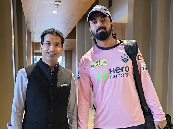 KL Rahul & Team Arrive at The Centrum Lucknow, Welcomed by Film Producer Sarvesh Goel