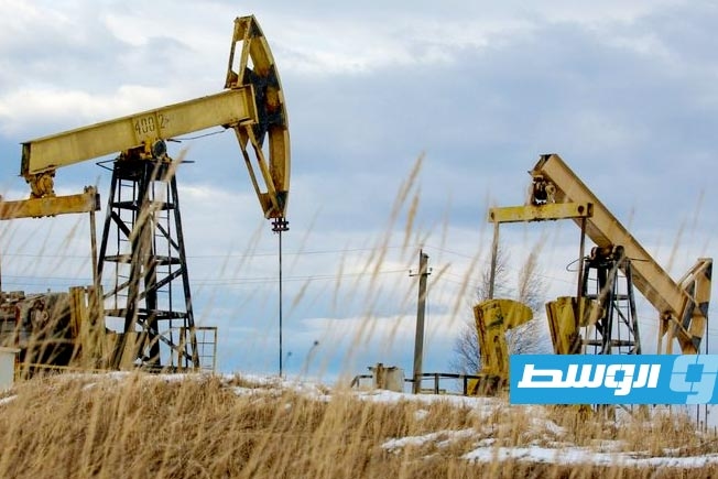 أسعار النفط تنخفض وسط توقعات بزيادة «أوبك بلس»