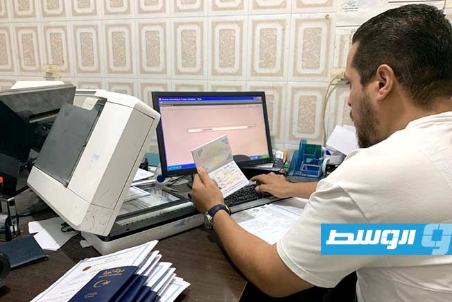 «من نموذج مفقود إلى تصوير مؤجل».. حكايات من خلف شبابيك الجوازات