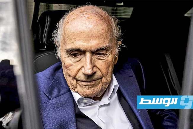 بلاتر ينتقد إدارة إنفانتينو لـ«فيفا»