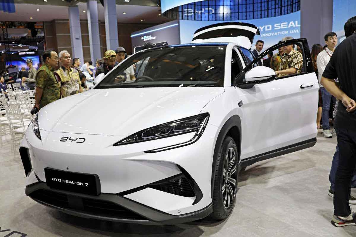 Is BYD, China's Flagship EV Maker, the Next Evergrande?