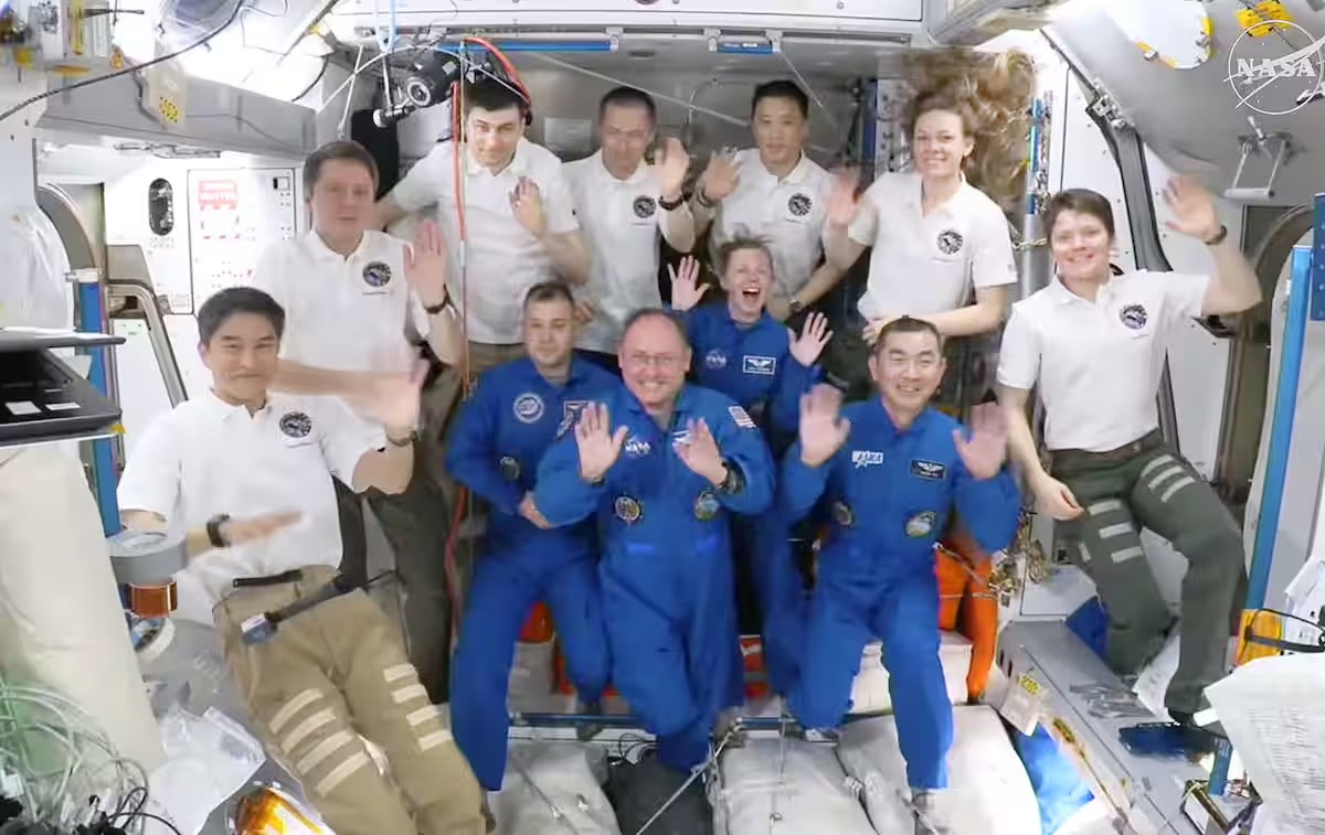 Japanese Astronauts Yui and Onishi Reunite with a High-Five in Space