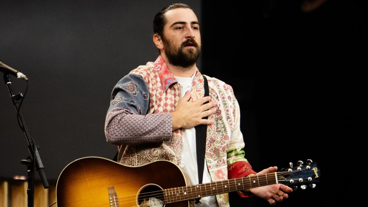 How to watch Noah Kahan at Glastonbury 2025: live stream the singer reviving folk for FREE on Sunday