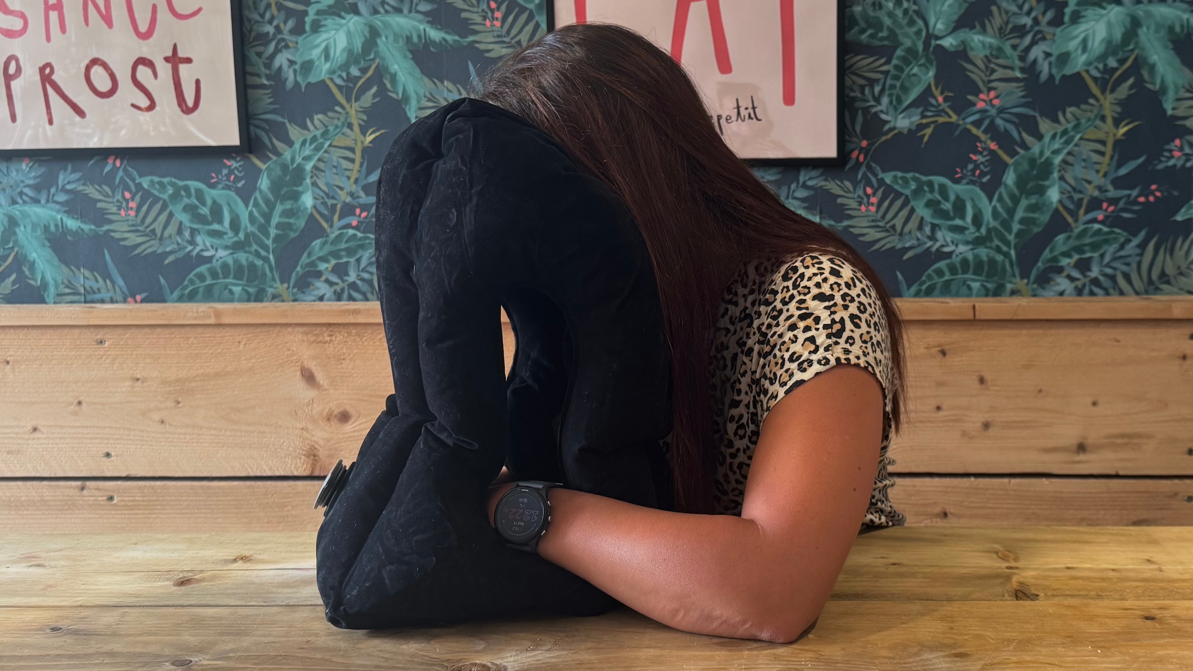 It has 4 stars on Amazon but this inflatable nap pillow doesn't live up to the hype — here's why