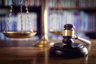 عويدات يرفض تبلّغ استجوابه أمام البيطار: لا أعترف بصلاحية محقق مكفوف اليد