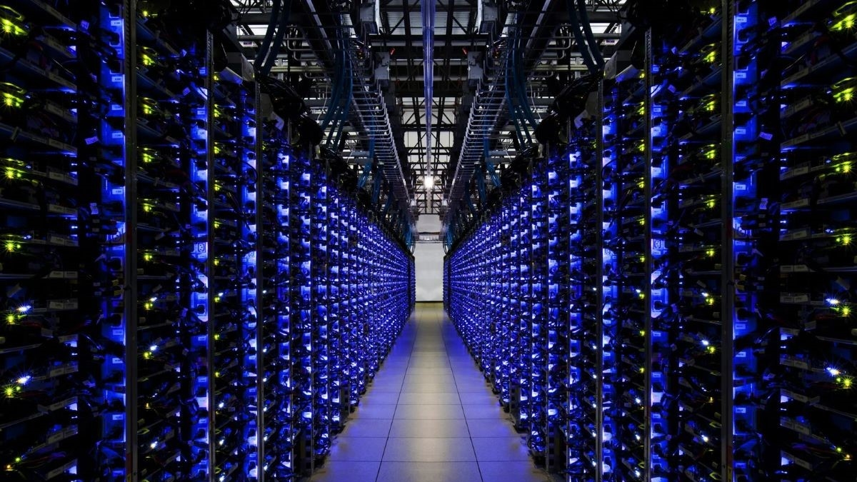Data Center Capacity is Shifting Rapidly to Hyperscale Operators