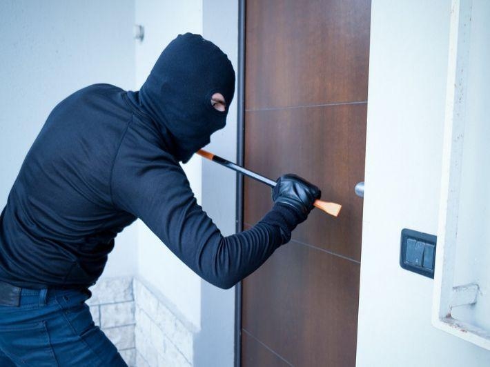 أحدث جرائم السرقة بالقاهرة.. سقوط 14 لص هواتف محمولة وأبراج الاتصالات والمواقع الإنشائية (صور)