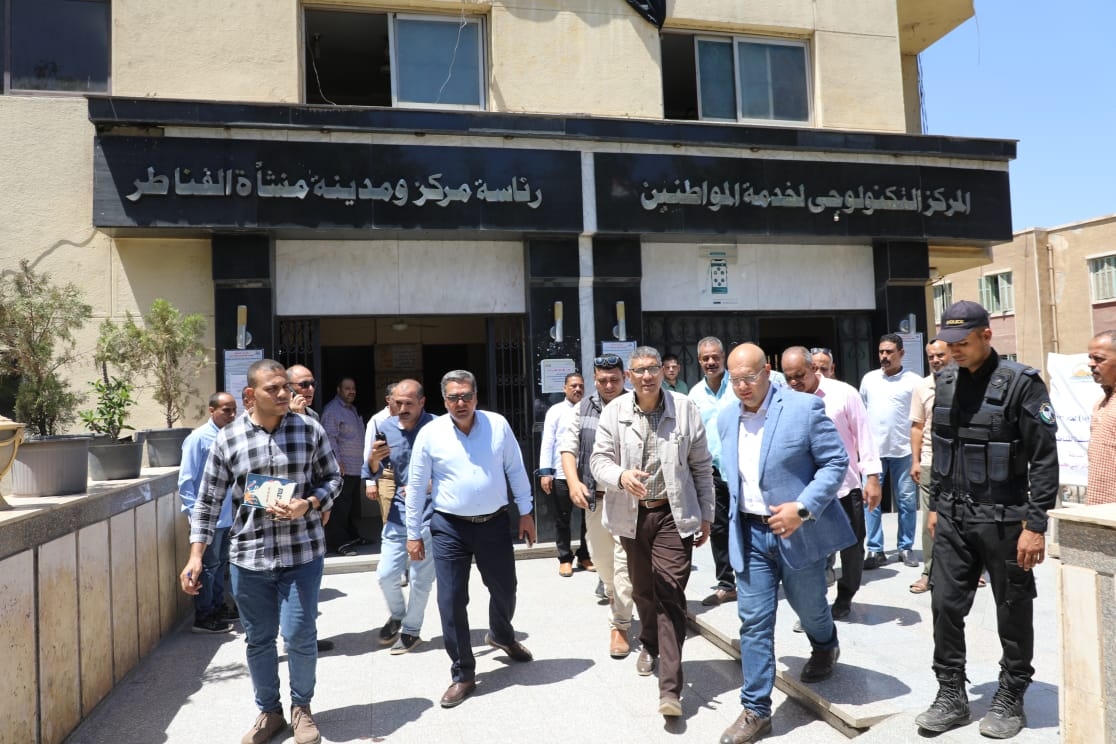 "النجار" يتابع سبل تيسير الإجراءات على المواطنين بالمركز التكنولوجي بمركز منشأة القناطر