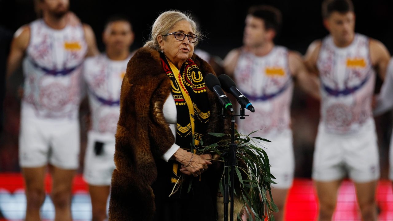 Indigenous groups 'dumbfounded' after Welcome to Country axed at Melbourne Storm, South Sydney Rabbitohs clash