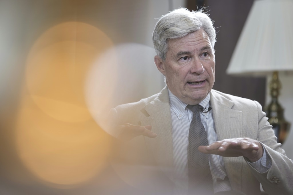 US senator warns of fossil fuel coup, economic reckoning