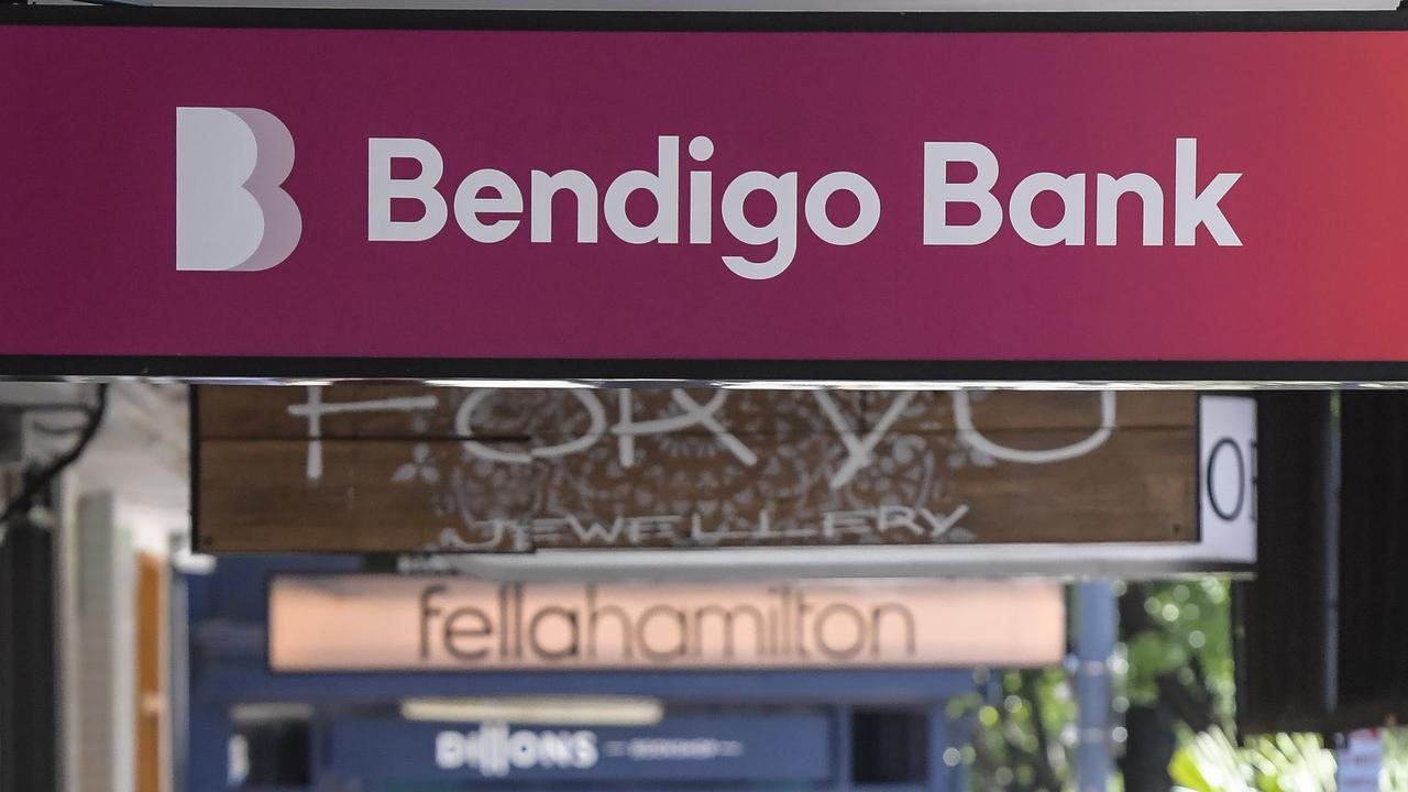 Bendigo Bank closing down agency model, leaving dozens of towns without banking service