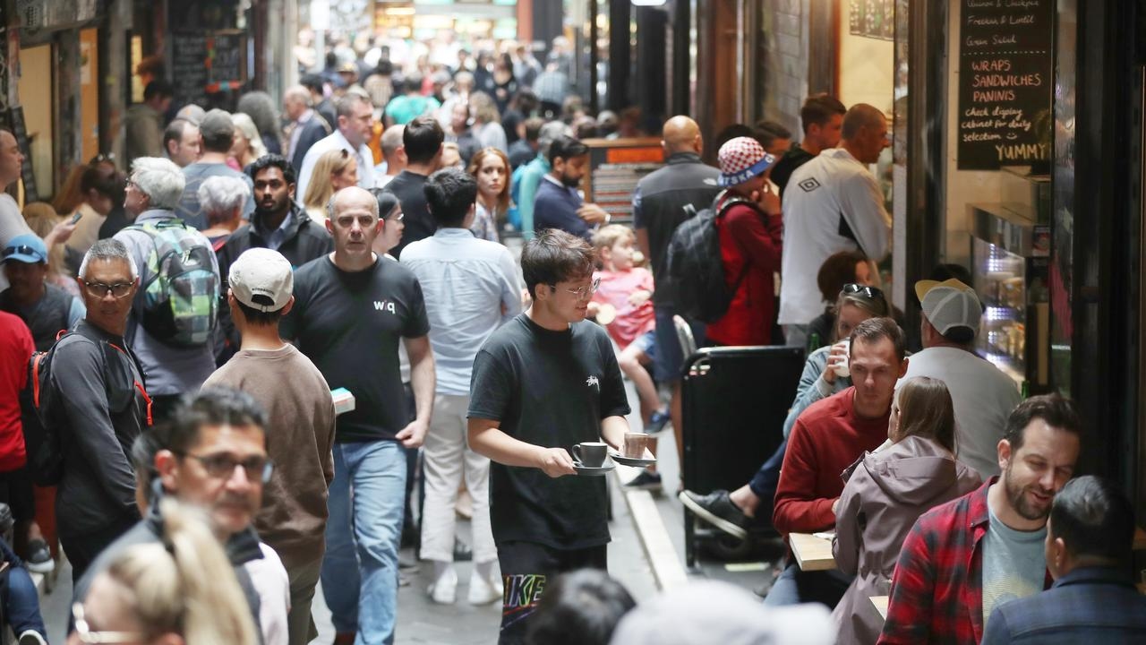 Applications per job ad higher than ever on SEEK as Aussies get second jobs, re-enter workforce